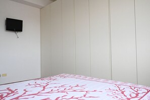 2 bedrooms, bed sheets - N297 - Numana, three-room apartment in the heart of the town (Numana)