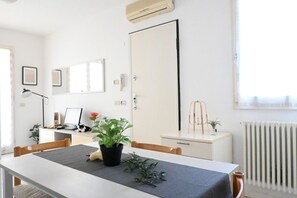 Dining - CV001 – Cervia, comfortable studio apartment on the ground floor (Cervia)