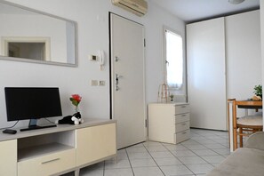 TV - CV001 – Cervia, comfortable studio apartment on the ground floor (Cervia)