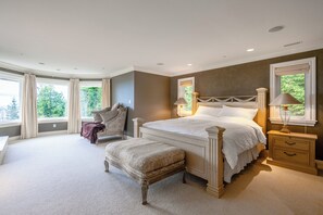 5 bedrooms, WiFi, bed sheets