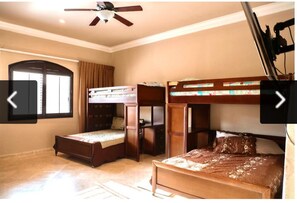 5 bedrooms, iron/ironing board, WiFi, bed sheets