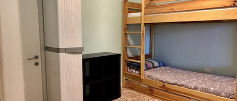 2 makuuhuonetta, Wi-Fi, vuodevaatteet