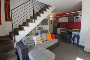 TV - CV002 - Cervia, new two-room apartment with large terrace and parking space (Cervia)