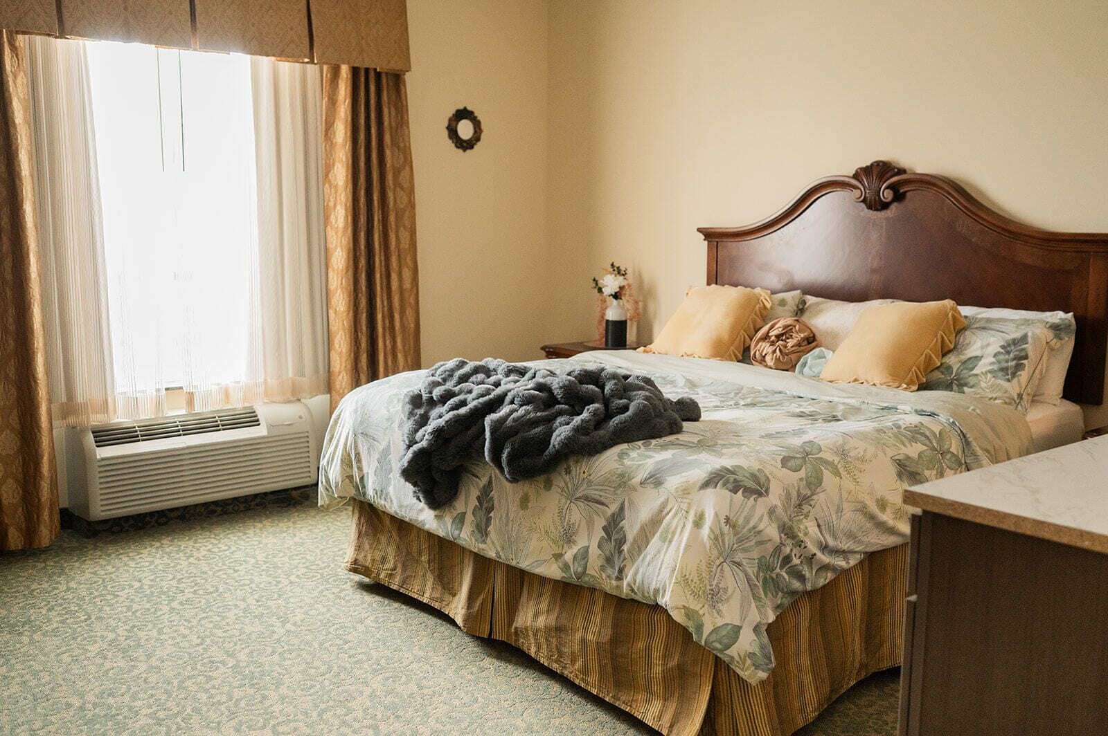 Classic Room, 1 King Bed