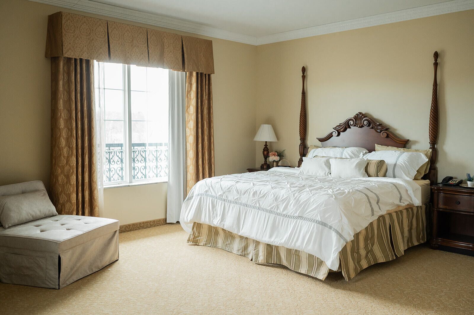 Junior Room, 1 King Bed