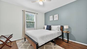 2 bedrooms, desk, iron/ironing board, travel crib