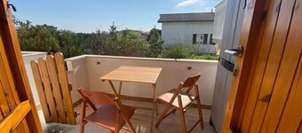 M420 – Marcelli, comfortable three-room apartment with double terrace