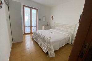2 bedrooms, bed sheets - M420 – Marcelli, comfortable three-room apartment with double terrace (Marcelli)