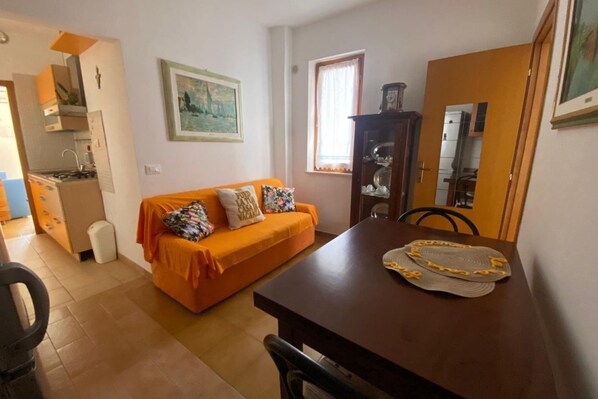 TV - M420 – Marcelli, comfortable three-room apartment with double terrace (Marcelli)