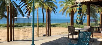 Beach House in Itacimirim, the Bahian paradise. Beachfront Condominium