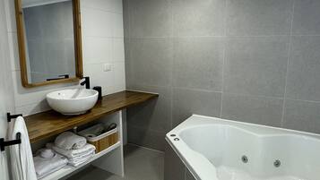 Bañera de hidromasaje privada