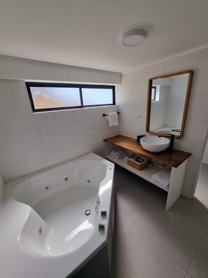 Superior Suite, Sea View | Private spa tub - Maré Hotel Boutique (Viña del Mar)