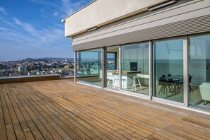 Outdoor dining - Between sun and moon - Civitanova, noble apartment facing the sea (Civitanova Marche)