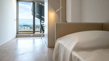 3 habitaciones y ropa de cama