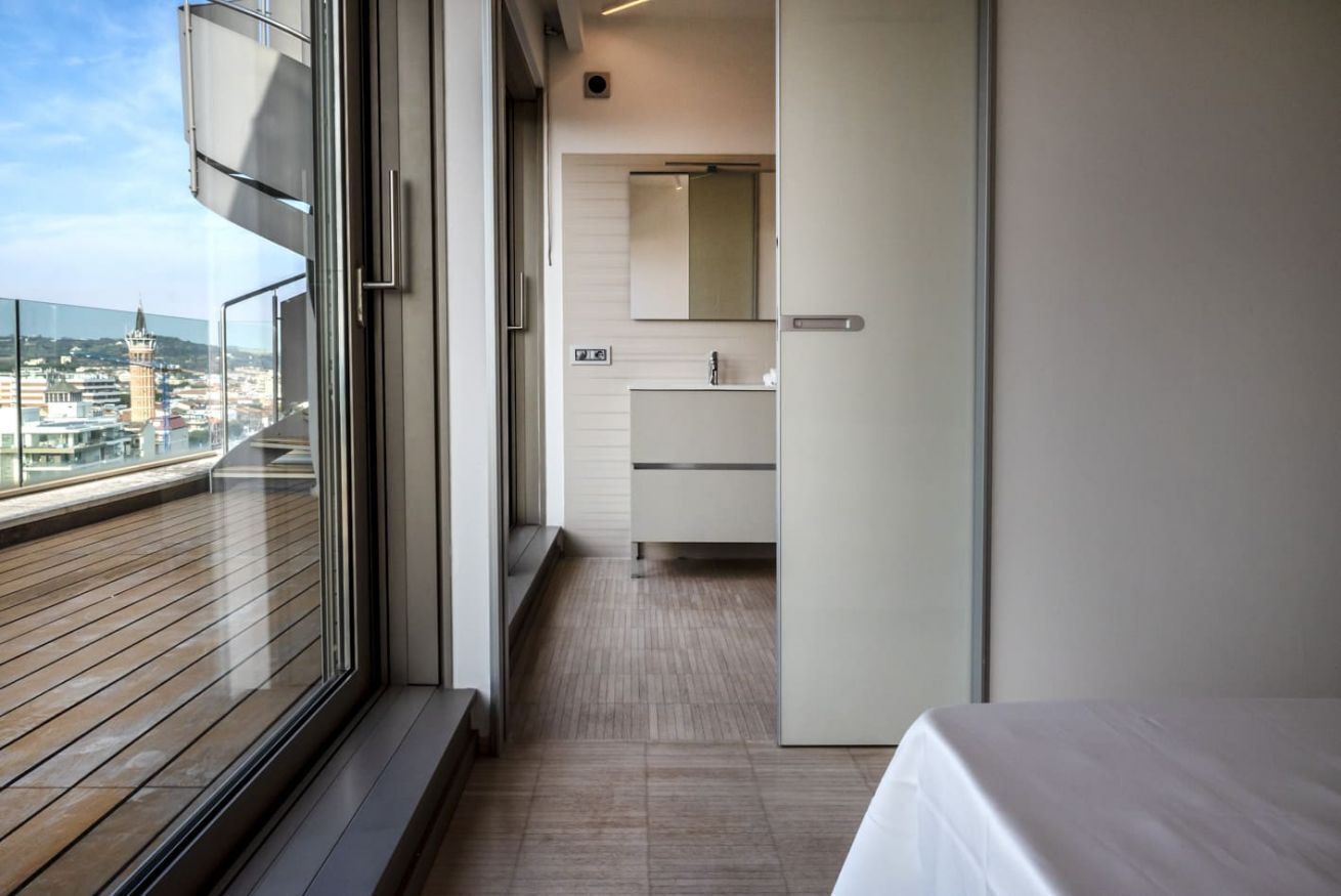 3 bedrooms, bed sheets