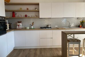 Fridge, oven, dishwasher