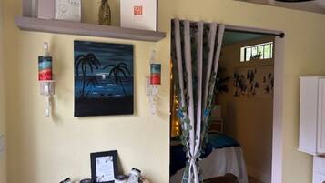 1 bedroom, desk, WiFi, bed sheets