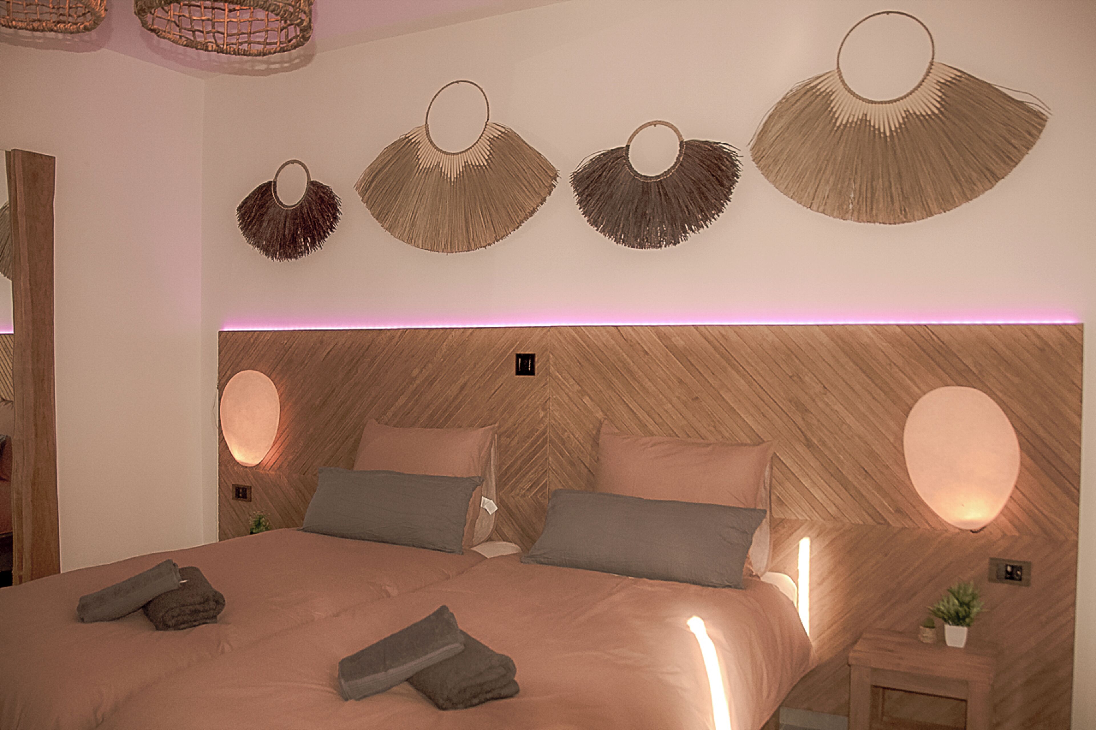 2 dormitoris, planxa i posts de planxar, wifi i roba de llit 