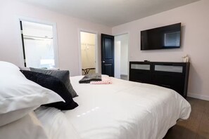 3 bedrooms, WiFi, bed sheets - Modern Townhouse in Signature Falls (Grande Prairie)