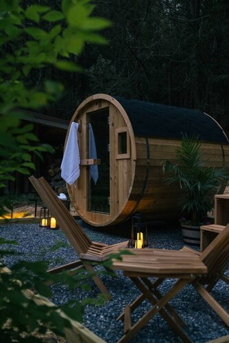Peaceful Cabin with Sauna, Hot Tub & Cold Plunge