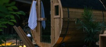 Peaceful Cabin with Sauna, Hot Tub & Cold Plunge