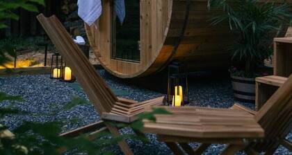 Peaceful Cabin with Sauna, Hot Tub & Cold Plunge