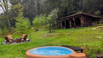 Tina de hidromasaje al aire libre