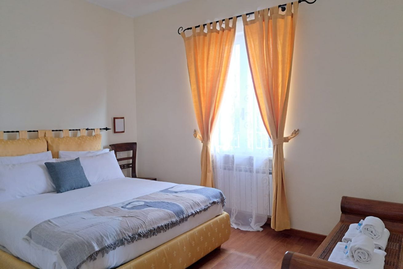 1 chambre, coffres-forts dans les chambres, fer et planche à repasser