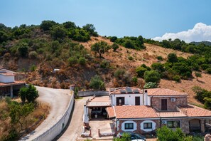 Exterior - Room 'Vistamare2' with Sea View, Wi-Fi and Air Conditioning (Cardedu)