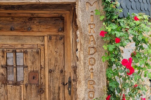 Holiday Home 'Miradoiro Do Courel' with Mountain Views, Private Garden & Balcony