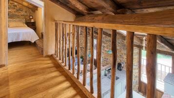3 slaapkamers, een strijkplank/strijkijzer, beddengoed