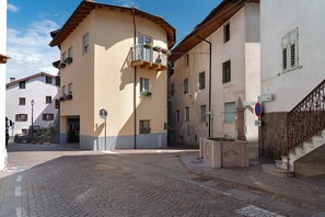 Exterior - Studio 'Leonard Chalet House' with Balcony and Wi-Fi (Albiano)
