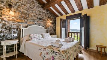 3 slaapkamers, een strijkplank/strijkijzer, gratis wifi, beddengoed