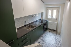Fridge, oven, stovetop, dishwasher - Libertà Bright and Stylish (Florence)