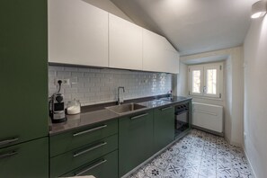 Fridge, oven, stovetop, dishwasher - Libertà Bright and Stylish (Florence)