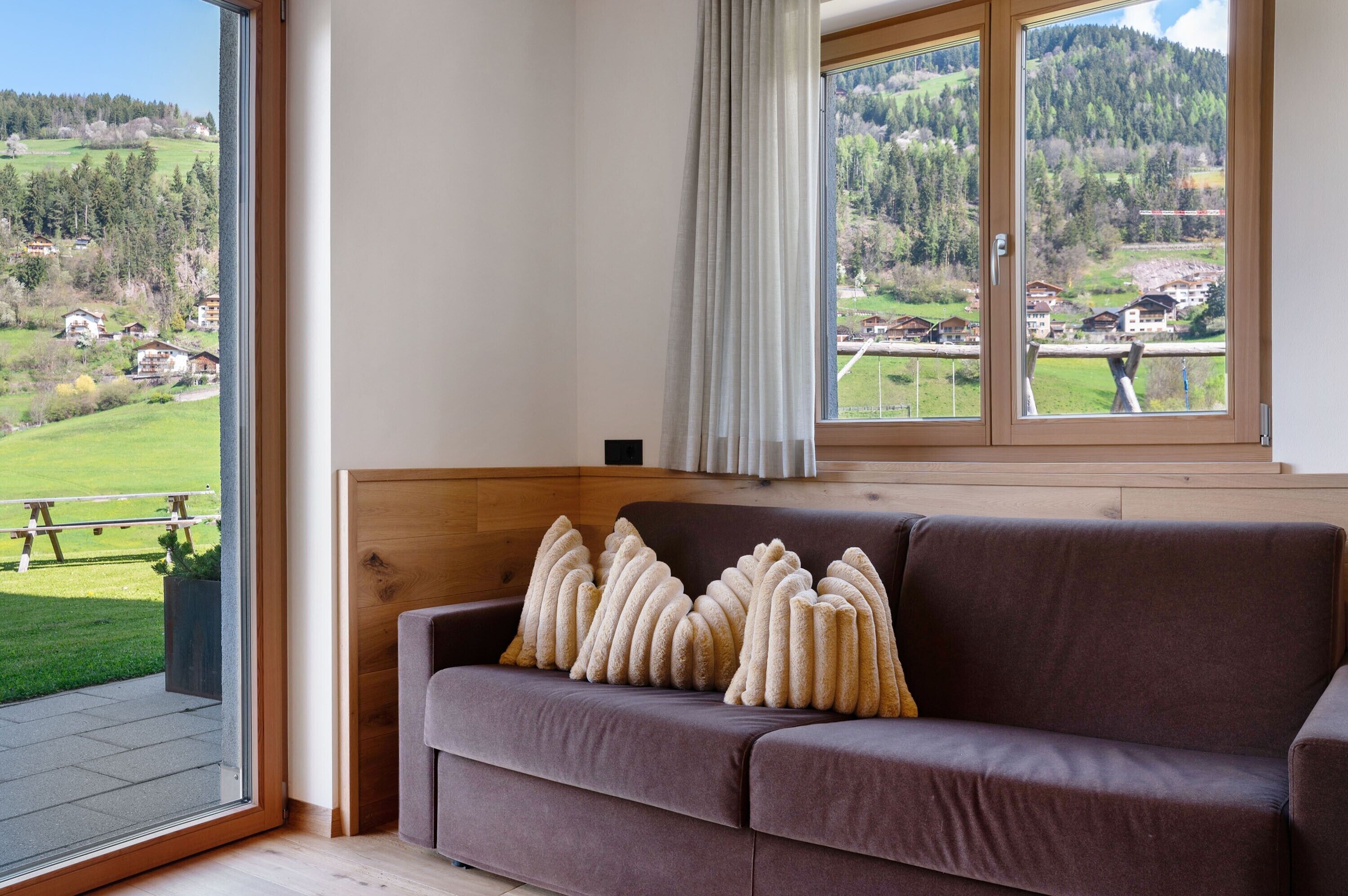 Holiday Apartment 'Baumannhof Apartment Tera' With Mountain View, Shared Terrace And Wi-fi - Urtijëi