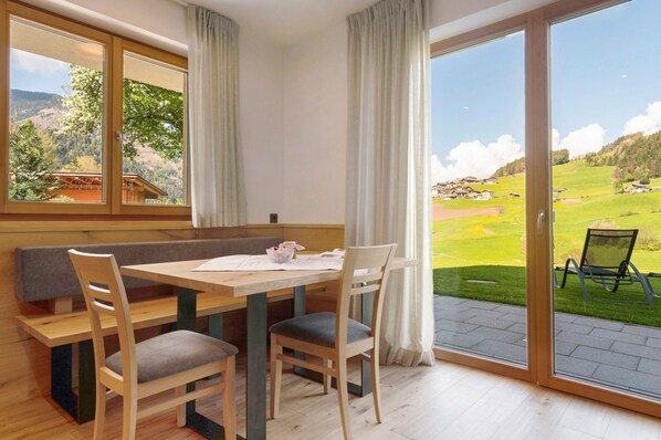 Dining - Holiday Apartment 'Baumannhof Apartment Ega' with Mountain View, Shared Terrace and Wi-Fi (Funes)