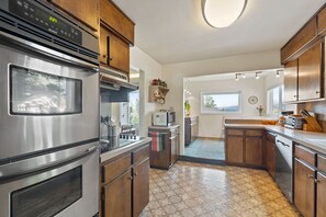 Microwave, oven, stovetop, dishwasher