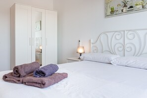 3 quartos, ferros/tábuas de passar roupa, Wi-Fi de cortesia