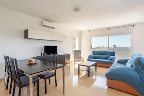 TV, fireplace, table tennis