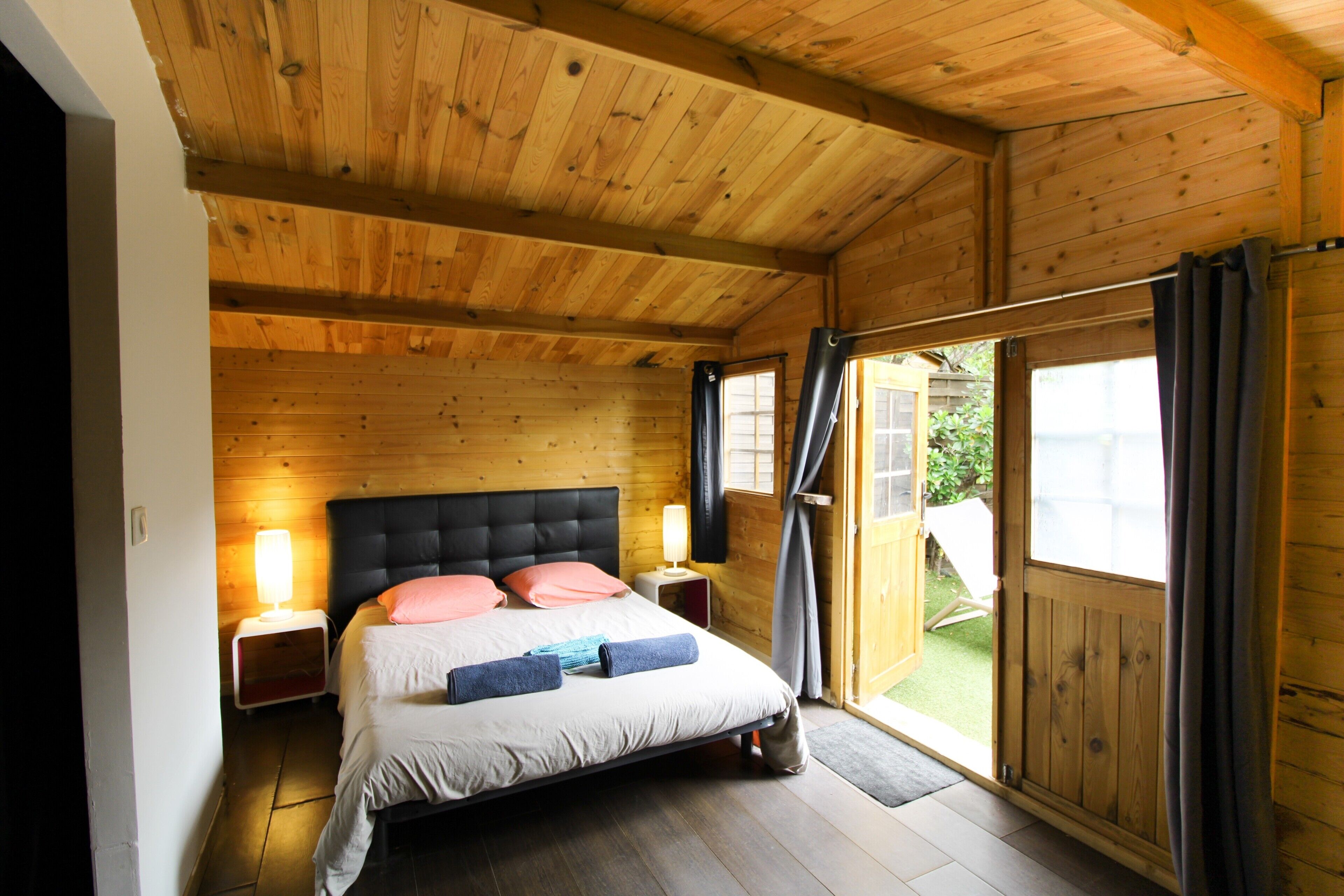 1 habitación y ropa de cama 