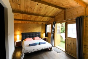 1 bedroom, bed sheets - Chalet 'De La Plage U Tempu' with Sea View, Wi-Fi and Air Conditioning (Coti-Chiavari)