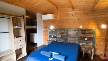 1 bedroom, bed sheets