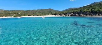 Chalet 'De La Plage Evasion' with Sea View, Wi-Fi and Air Conditioning