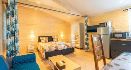 Cosy chalet with terrace, peaceful setting between Rochefort & Royan – near beaches, nature