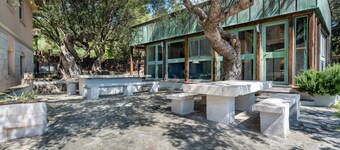 Apartment 'La Vela Rossa' with Shared Pool, Wi-Fi and Air Conditioning