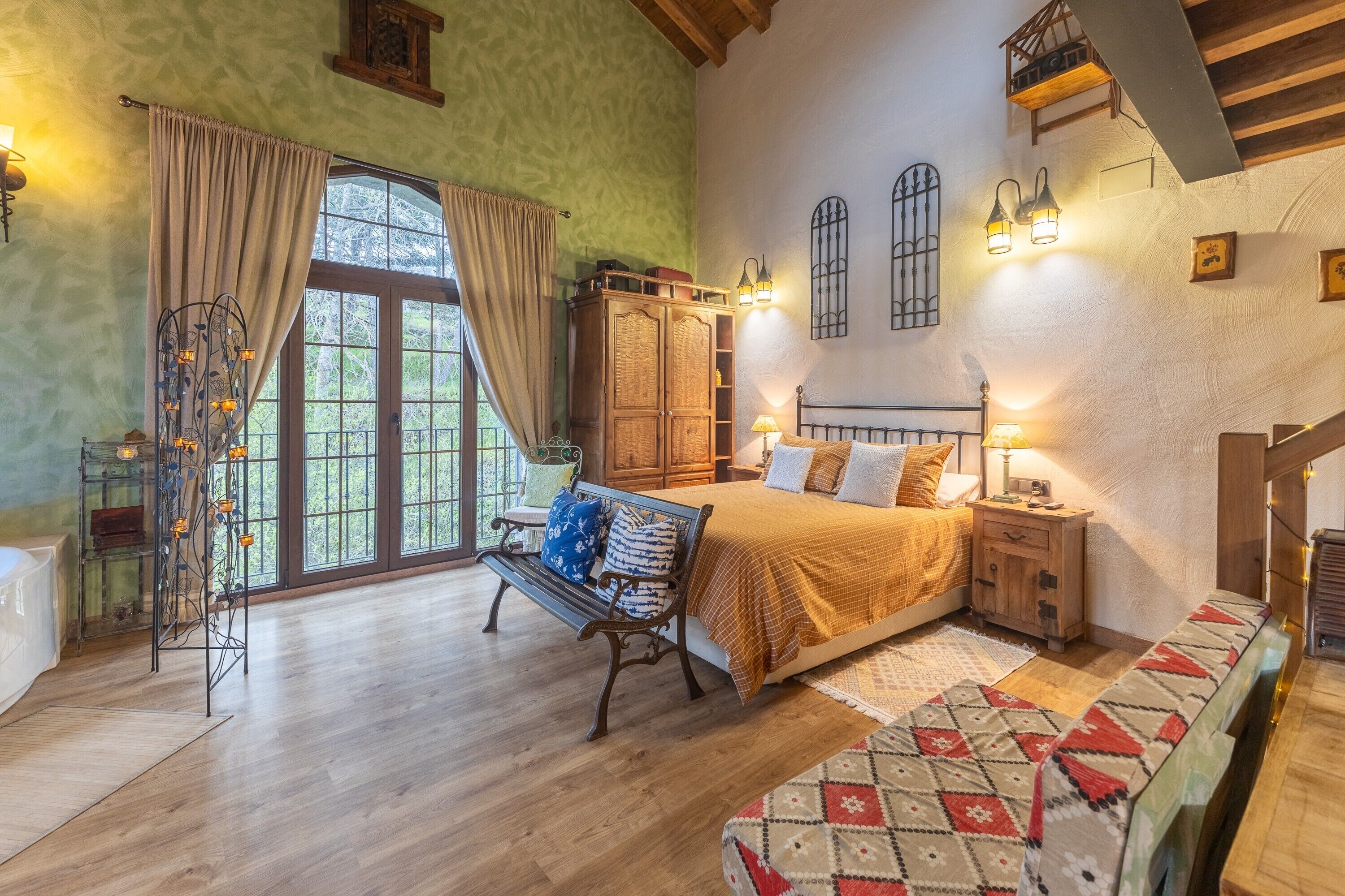 1 slaapkamer, een strijkplank/strijkijzer, gratis wifi, beddengoed