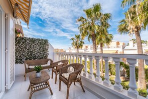 Terrace/patio - Apartment 'A Un Paso Del Mar' with Shared Pool and Balcony (Guardamar del segura)