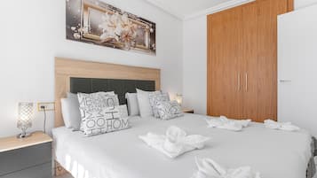 3 dormitorios, tabla de planchar con plancha, wifi gratis y ropa de cama