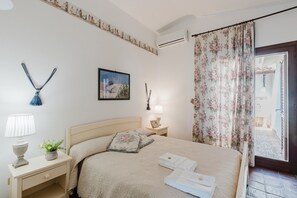2 makuuhuonetta, silitysrauta/-lauta, ilmainen Wi-Fi, vuodevaatteet